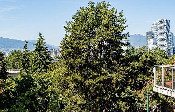 403 1425 W 6th Avenue False Creek