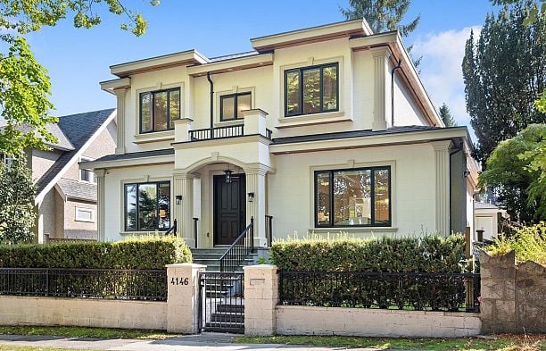 4146 Crown Crescent Point Grey