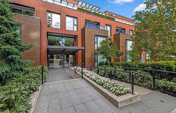 309 7128 Adera Street South Granville