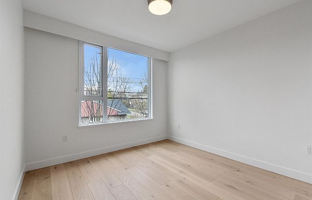 207 5693 Elizabeth Street Cambie