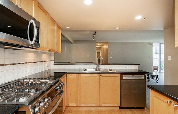 403 1425 W 6th Avenue False Creek