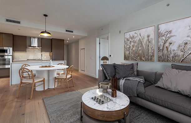 207 5693 Elizabeth Street Cambie