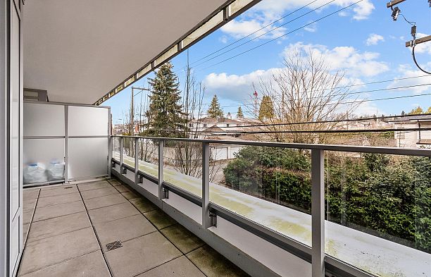 207 5693 Elizabeth Street Cambie