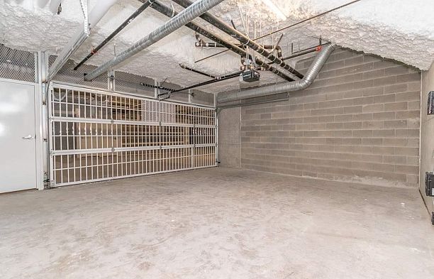 18 3483 Ross Drive University VW