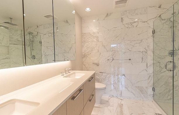 18 3483 Ross Drive University VW