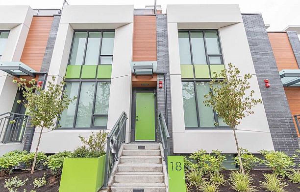 18 3483 Ross Drive University VW