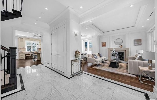 3176 W 35th Avenue MacKenzie Heights