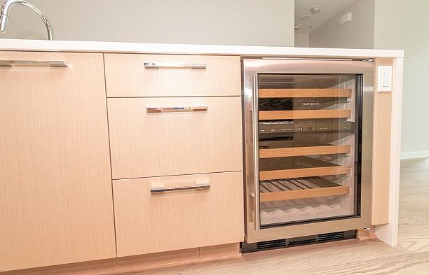 18 3483 Ross Drive University VW