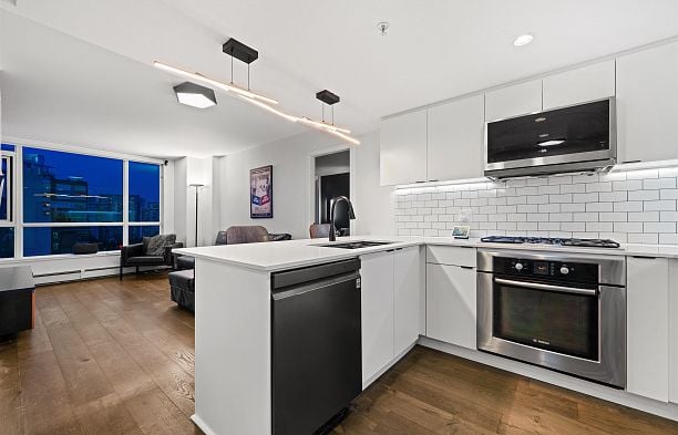 1004 1887 Crowe Street False Creek