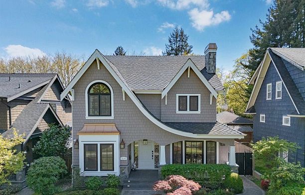 3176 W 35th Avenue MacKenzie Heights