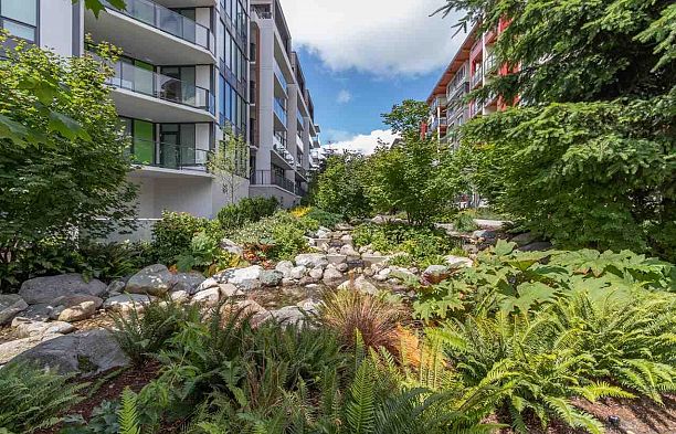 18 3483 Ross Drive University VW