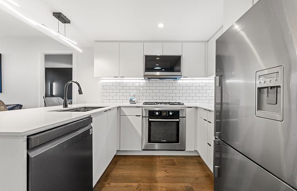 1004 1887 Crowe Street False Creek