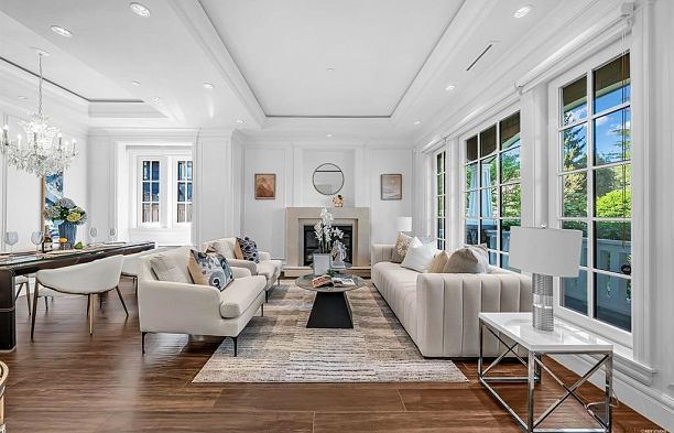 3176 W 35th Avenue MacKenzie Heights