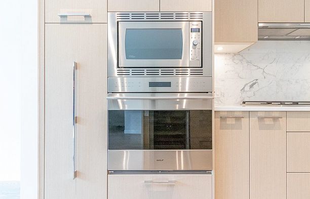 18 3483 Ross Drive University VW