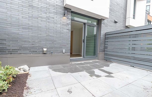 18 3483 Ross Drive University VW