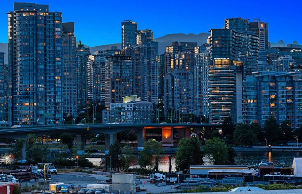 1004 1887 Crowe Street False Creek