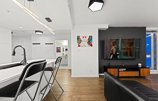 1004 1887 Crowe Street False Creek