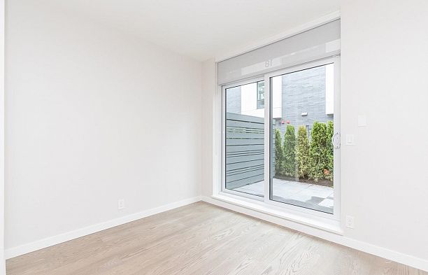 18 3483 Ross Drive University VW