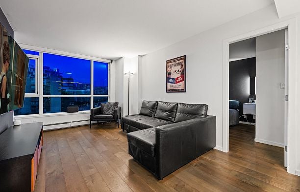 1004 1887 Crowe Street False Creek