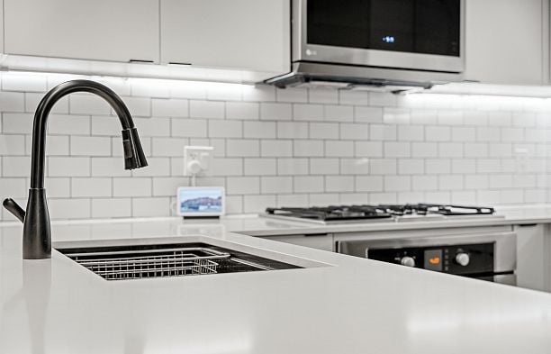 1004 1887 Crowe Street False Creek