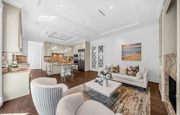 3176 W 35th Avenue MacKenzie Heights