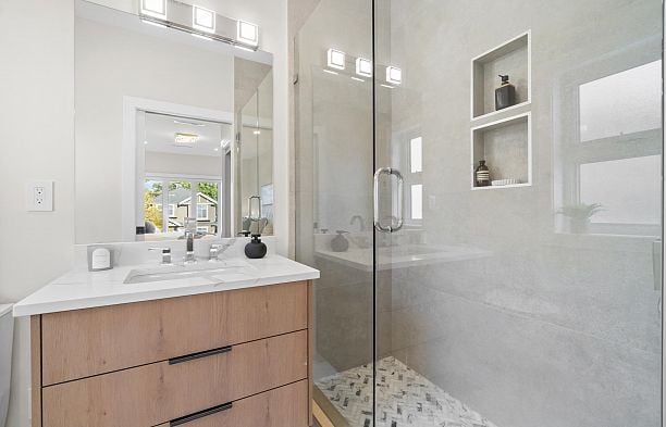 40 E 46th Avenue Main