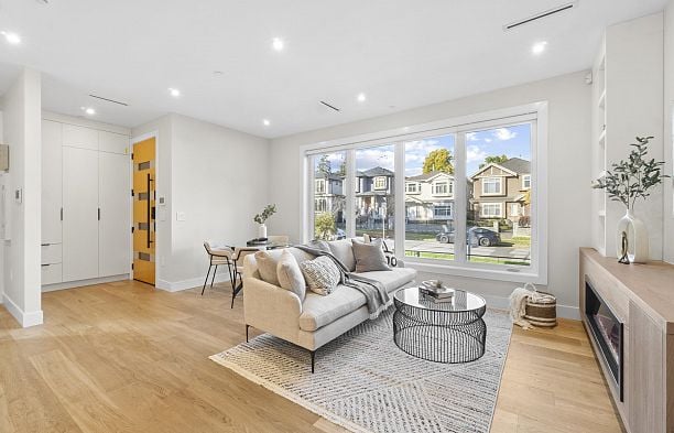 40 E 46th Avenue Main