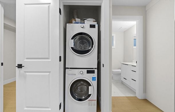 40 E 46th Avenue Main