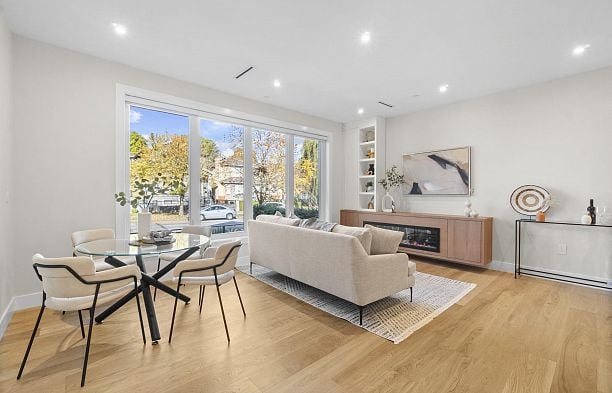 40 E 46th Avenue Main