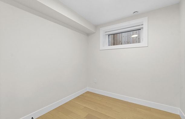 40 E 46th Avenue Main