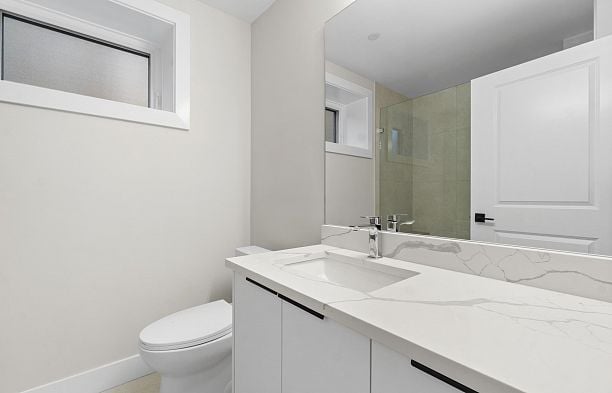 40 E 46th Avenue Main