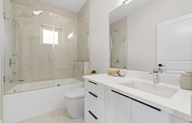 40 E 46th Avenue Main