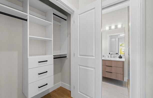 40 E 46th Avenue Main