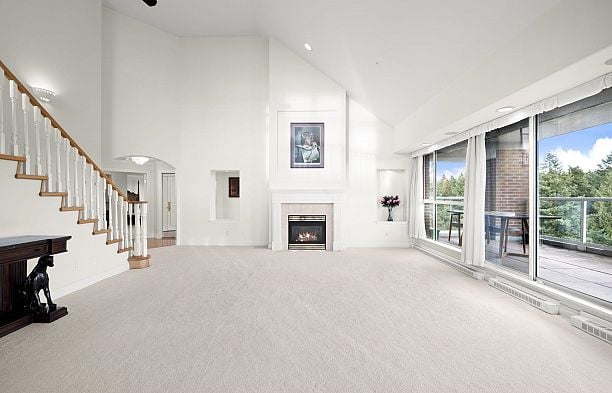 1700 5615 Hampton Place University VW