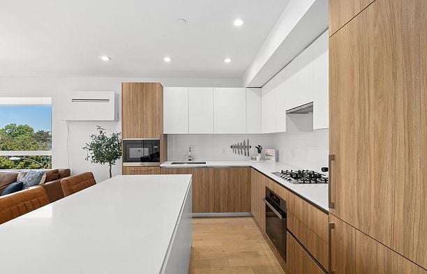 306 209 E 20th Avenue Main