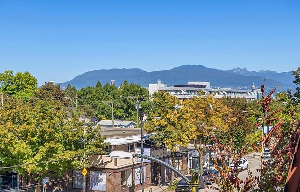 306 209 E 20th Avenue Main