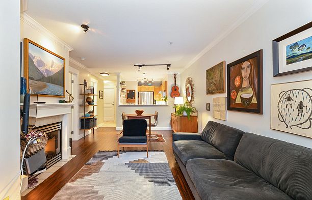 209 3333 W 4th Avenue Kitsilano