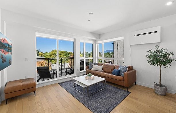 306 209 E 20th Avenue Main