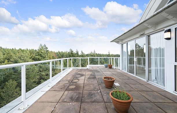 1700 5615 Hampton Place University VW