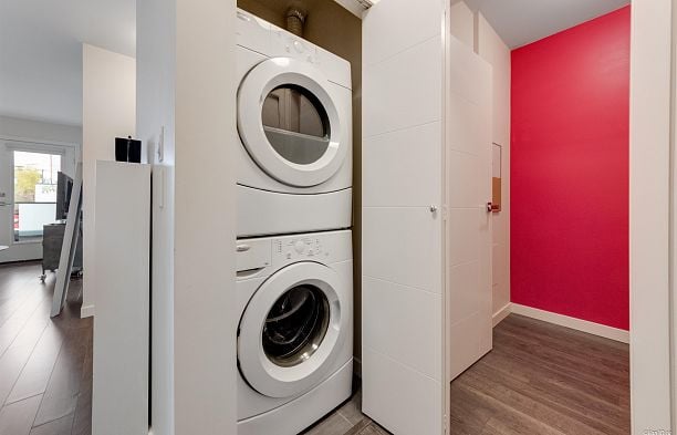 204 202 E 24th Avenue Main