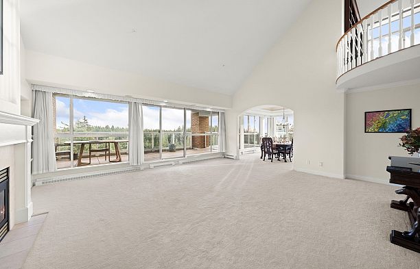 1700 5615 Hampton Place University VW