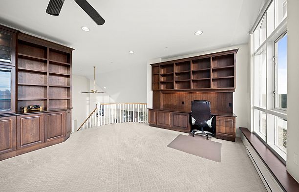 1700 5615 Hampton Place University VW