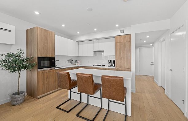 306 209 E 20th Avenue Main