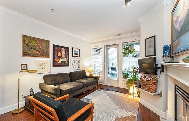 209 3333 W 4th Avenue Kitsilano