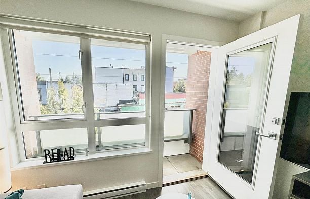 204 202 E 24th Avenue Main