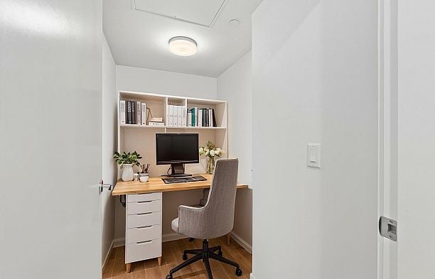 306 209 E 20th Avenue Main