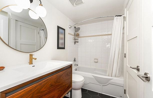 209 3333 W 4th Avenue Kitsilano