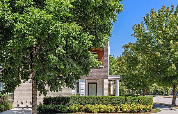 110 4080 Yukon Street Cambie