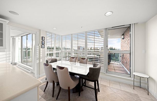 1700 5615 Hampton Place University VW