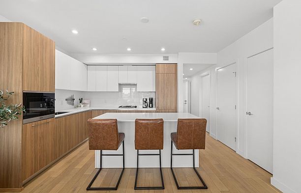 306 209 E 20th Avenue Main